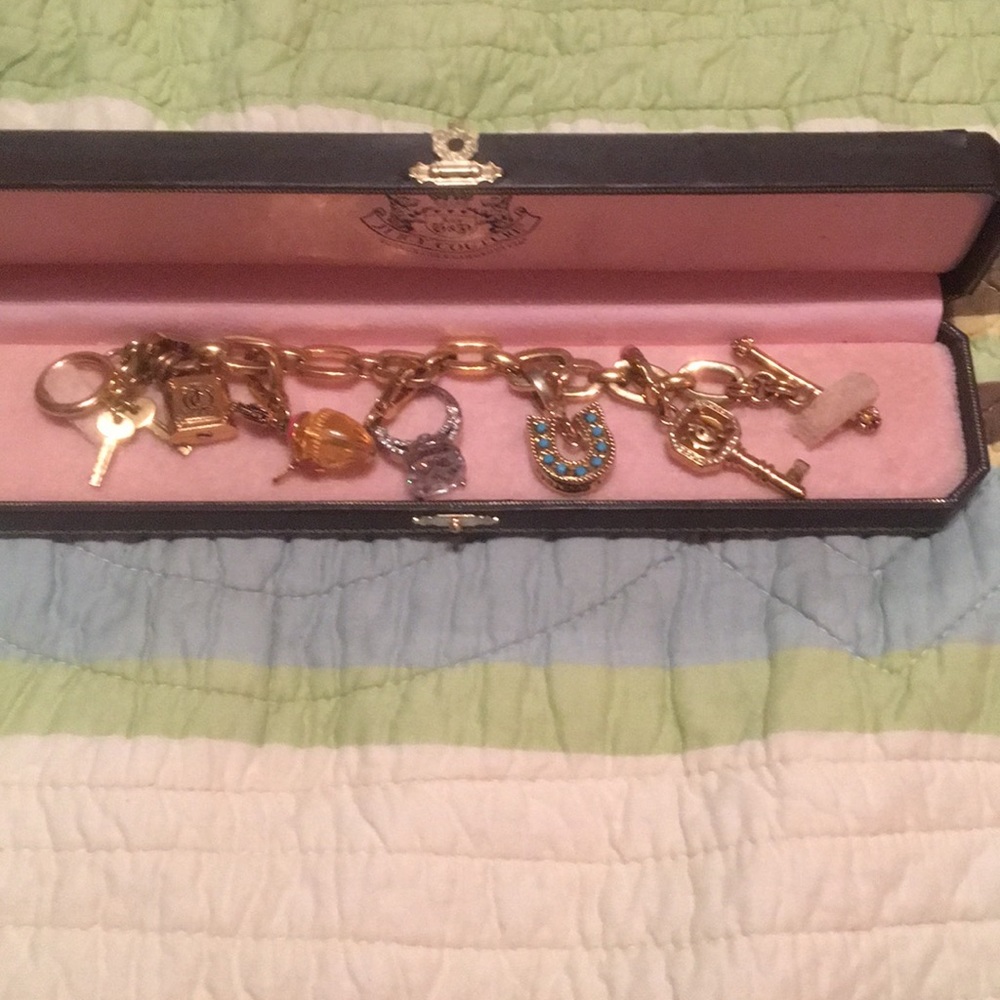 Charm bracelet